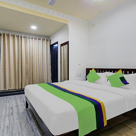 Treebo Jheel Mahal Hotel อุเดเปอร์ ภายนอก รูปภาพ