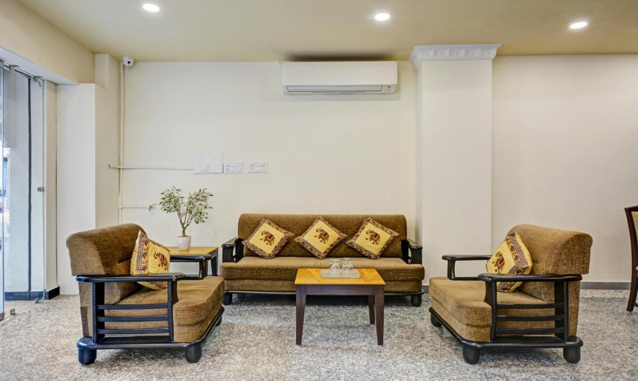 Treebo Jheel Mahal Hotel อุเดเปอร์ ภายนอก รูปภาพ