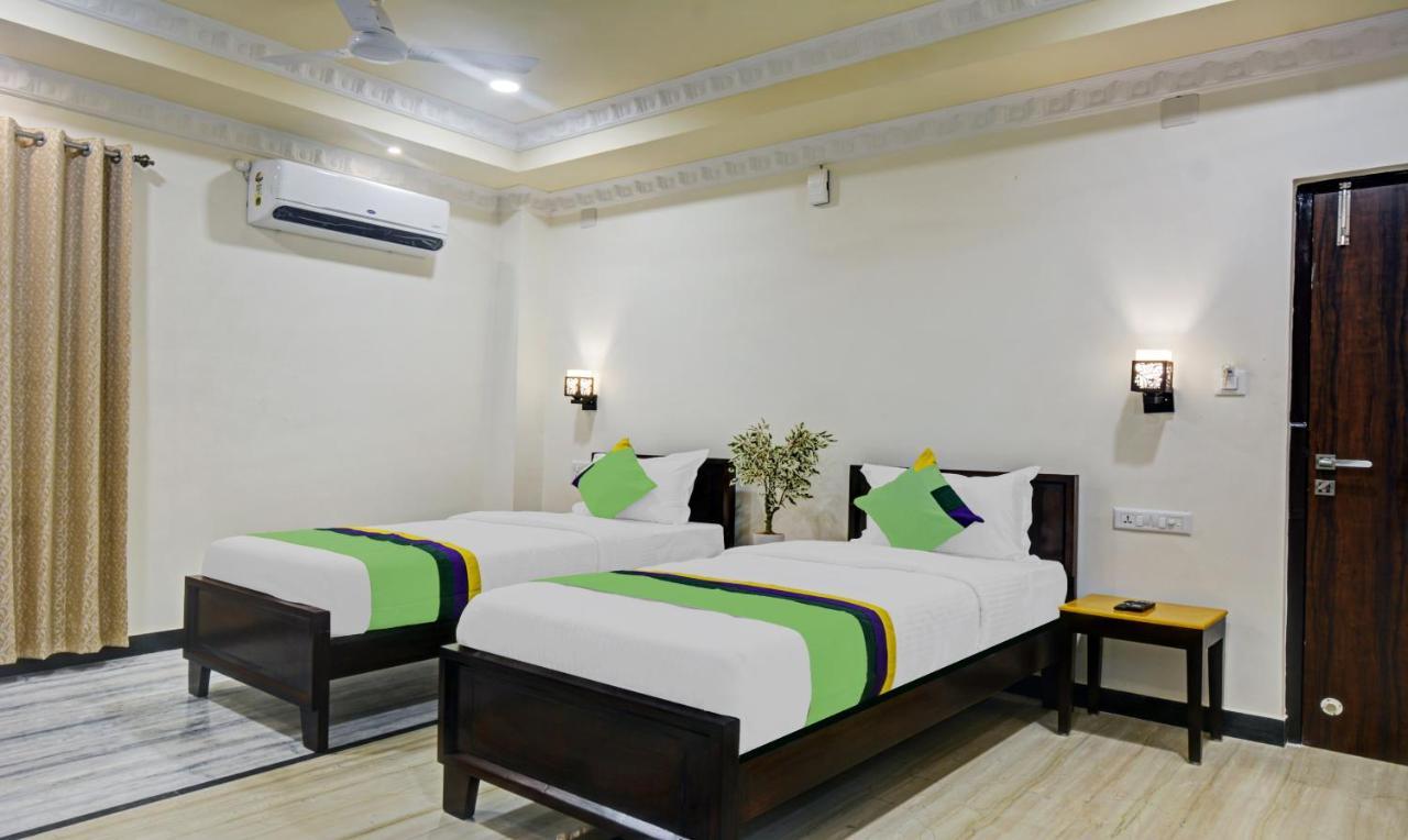 Treebo Jheel Mahal Hotel อุเดเปอร์ ภายนอก รูปภาพ