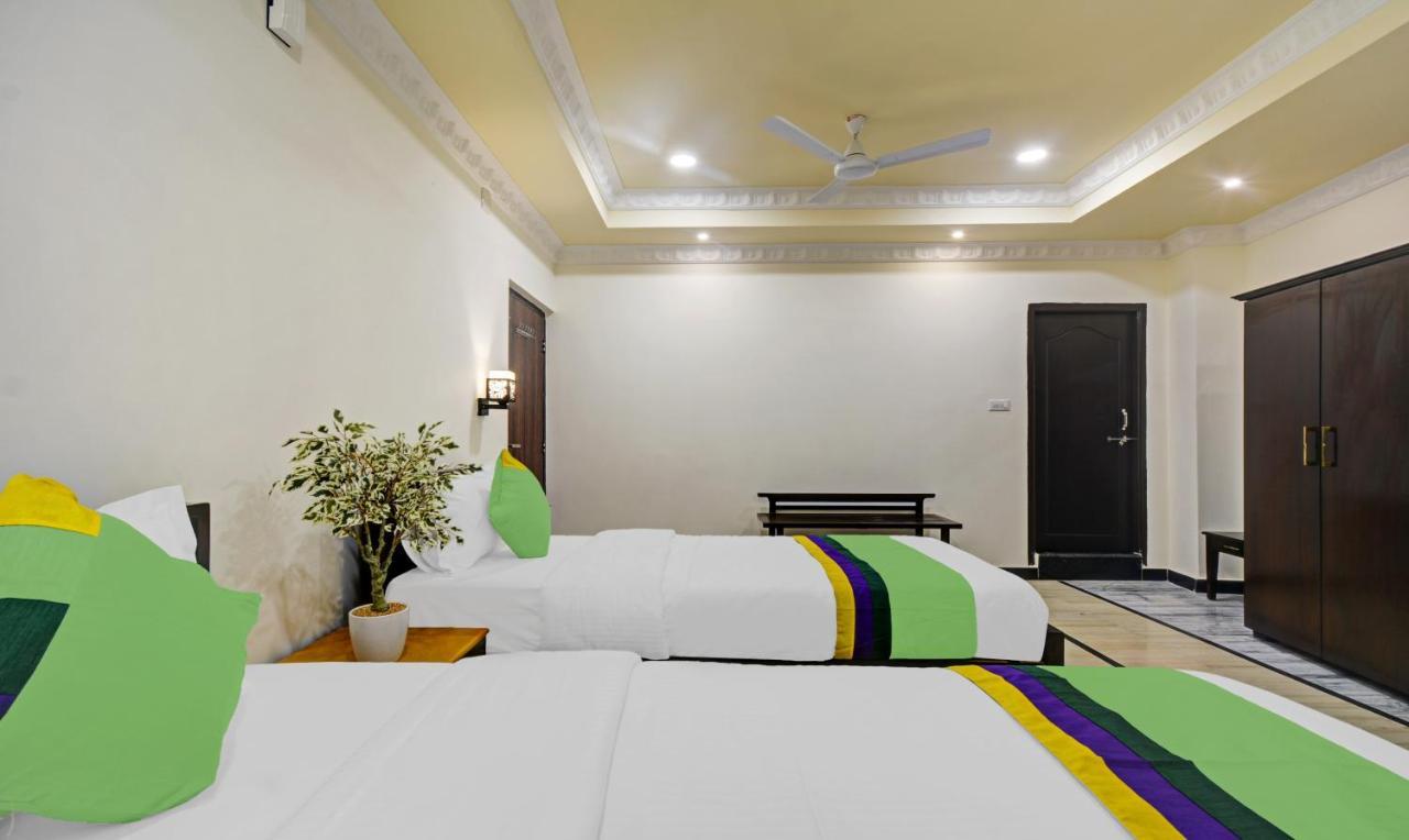 Treebo Jheel Mahal Hotel อุเดเปอร์ ภายนอก รูปภาพ