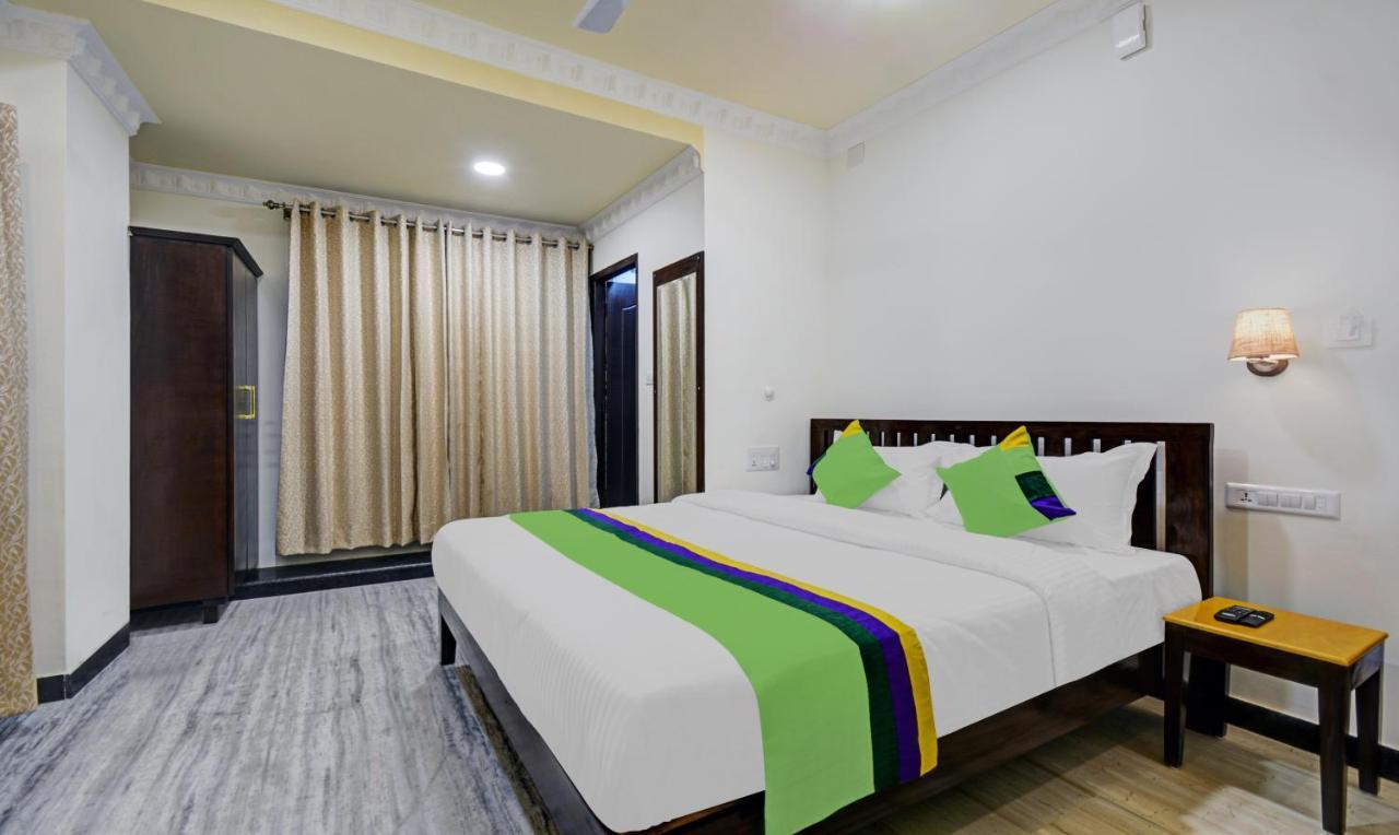 Treebo Jheel Mahal Hotel อุเดเปอร์ ภายนอก รูปภาพ