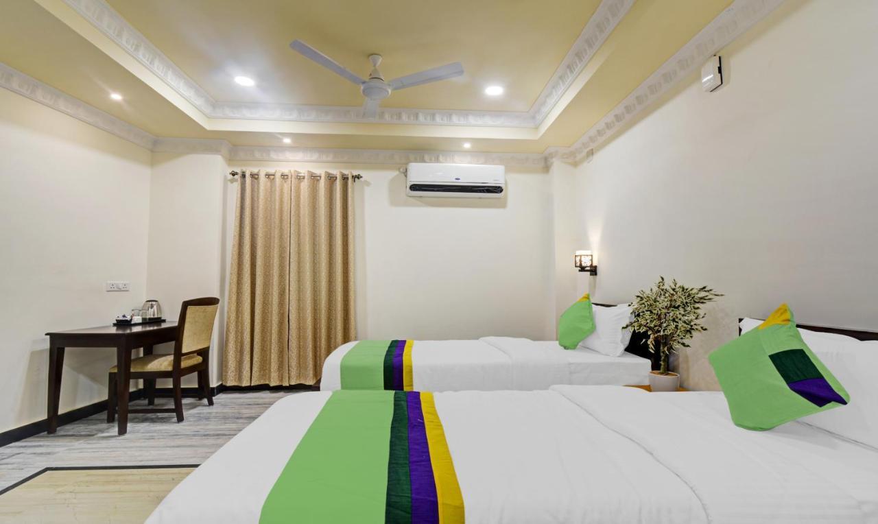 Treebo Jheel Mahal Hotel อุเดเปอร์ ภายนอก รูปภาพ