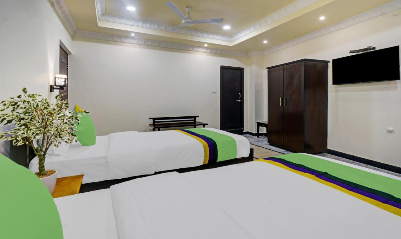 Treebo Jheel Mahal Hotel อุเดเปอร์ ภายนอก รูปภาพ